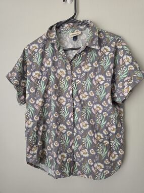Universal Thread Gray Floral Short-Sleeve Button-Up with Mint & Pink Accents